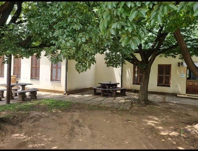 BUSINESS FOR SALE IN SELECTION PARK